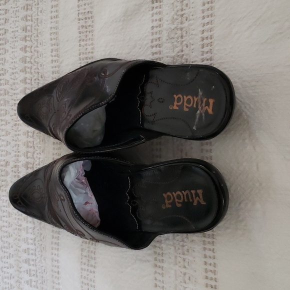 Mudd brown faux leather embroidered slip on mules, 2" block heel, women'… - Picture 4 of 9
